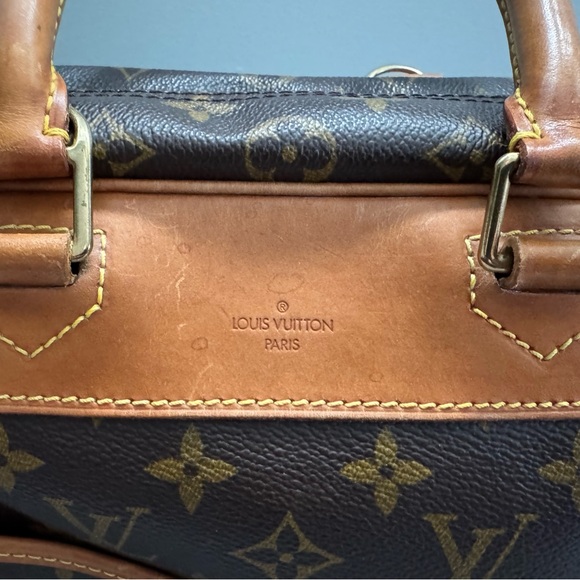 Louis Vuitton Deauville Monogram Handbag GUC - Picture 2 of 16